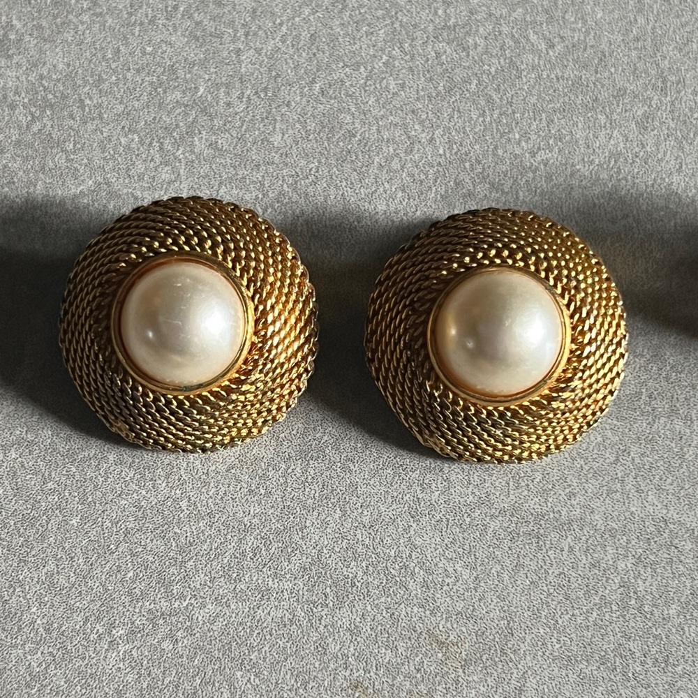 Ben Amun Signed pearl vintage clip on earrings